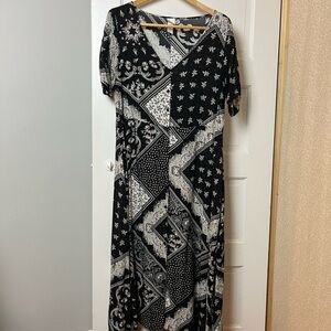 H&M Black and White Patterned Dress